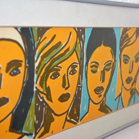 Charming House With 3 Bedrooms *